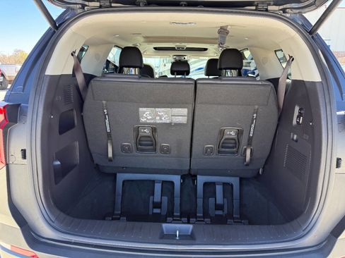 Used 2025 Kia Carnival SX Prestige image 27