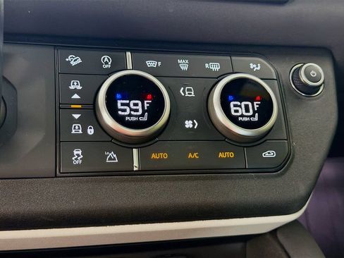 Used 2023 Land Rover Defender 130 X-Dynamic SE AWD/4WD image 18