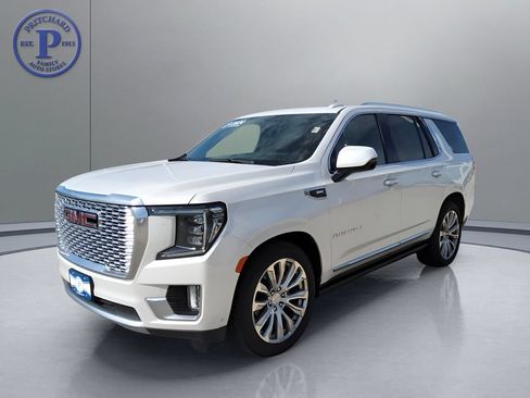 Used 2024 GMC Yukon Denali w/ Denali Reserve Package AWD/4WD image 3