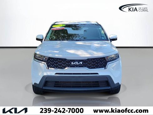 Certified 2023 Kia Sorento LX FWD image 2