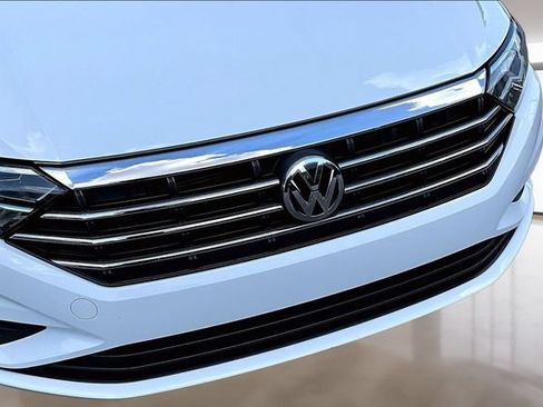 Used 2020 Volkswagen Jetta SE w/ SE Cold Weather Package FWD image 27