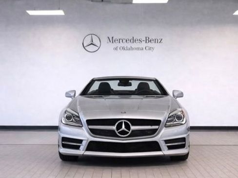 Used 2015 Mercedes-Benz SLK 350 image 2