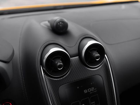 Used 2019 McLaren 570S Spider RWD image 27