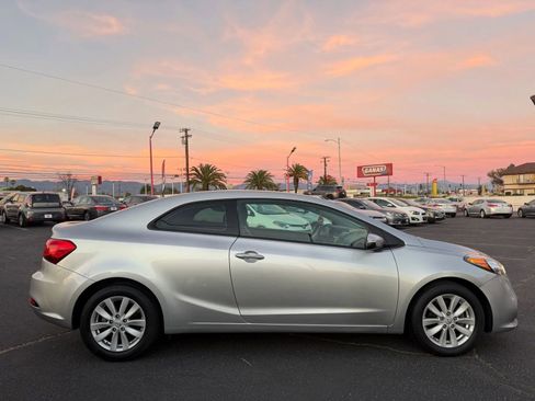 Used 2014 Kia Forte Koup EX FWD image 10