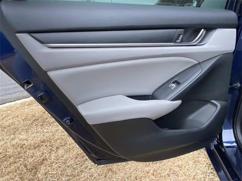 Used 2018 Honda Accord LX image 14