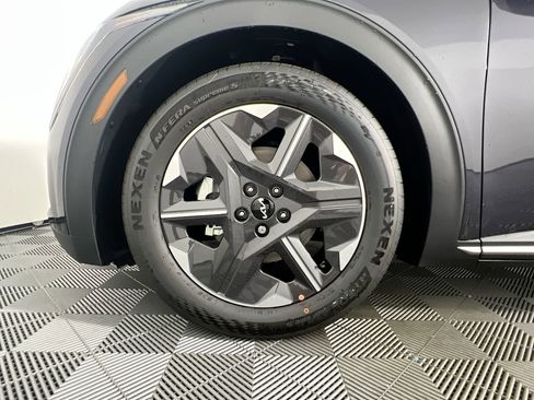 New 2025 Kia EV6 Light w/ Light LR Technology Package image 13