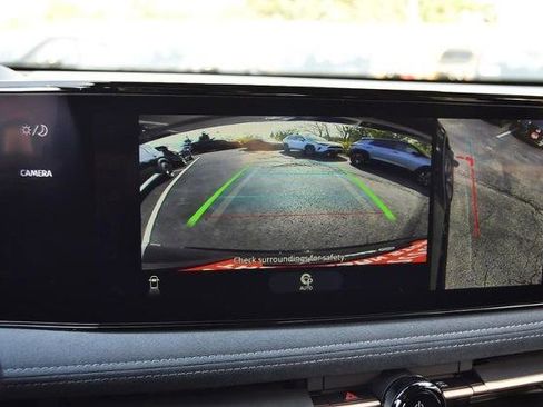 Used 2023 Nissan Ariya image 16