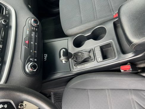 Used 2016 Kia Sorento LX image 16