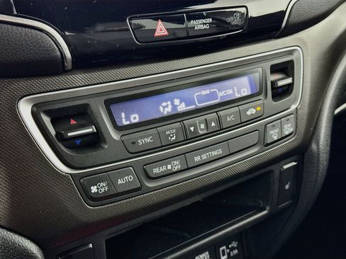 Certified 2023 Honda Passport TrailSport image 16