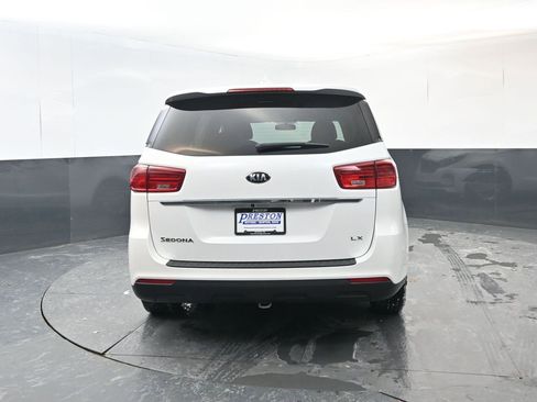 Used 2021 Kia Sedona LX image 4