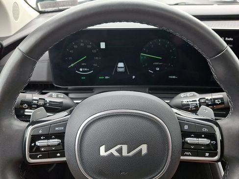 Certified 2025 Kia Carnival SX Prestige FWD image 22