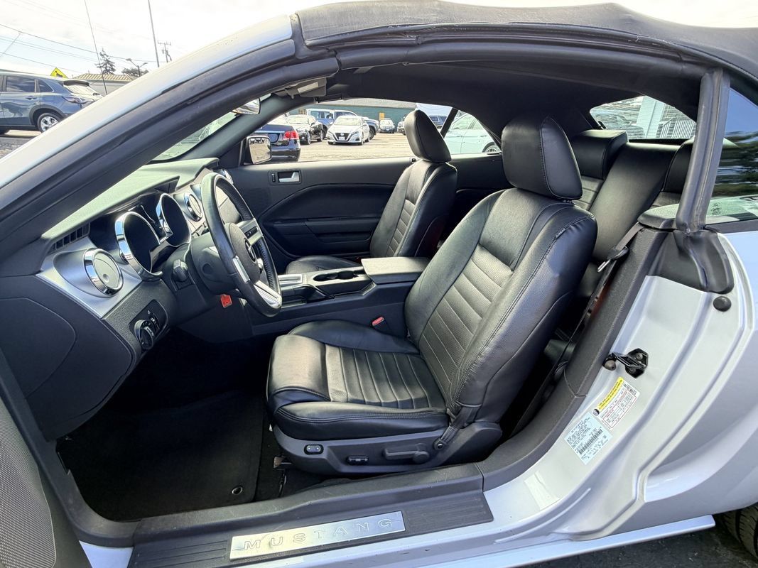 Used 2005 Ford Mustang GT RWD image 23