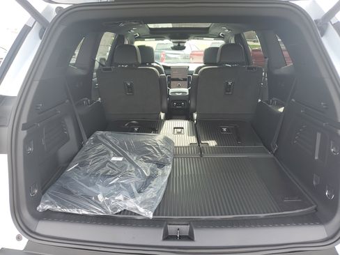 New 2026 GMC Acadia Elevation w/ Elevation Premium Package FWD image 11