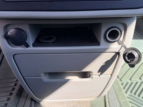 Used 2004 Ford Freestar SEL FWD image 22