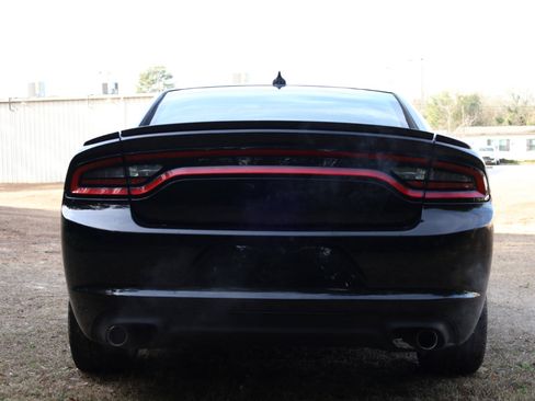 Used 2016 Dodge Charger R/T image 4