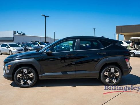 Used 2025 Hyundai Kona SEL FWD image 2