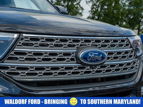 Used 2023 Ford Explorer Limited w/ Limited Technology Package AWD/4WD image 14