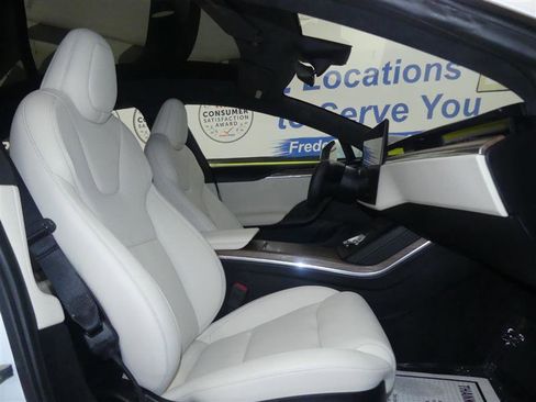Used 2022 Tesla Model S AWD/4WD image 3