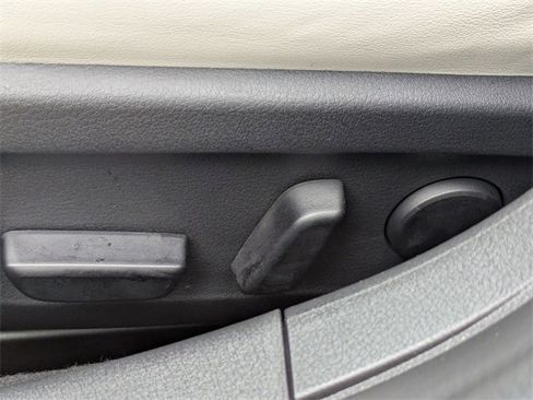 Certified 2025 MAZDA MAZDA3 2.5 Turbo Sedan w/Premium Plus image 17