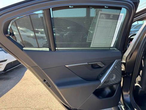 Used 2025 BMW M5 w/ Carbon Package image 15