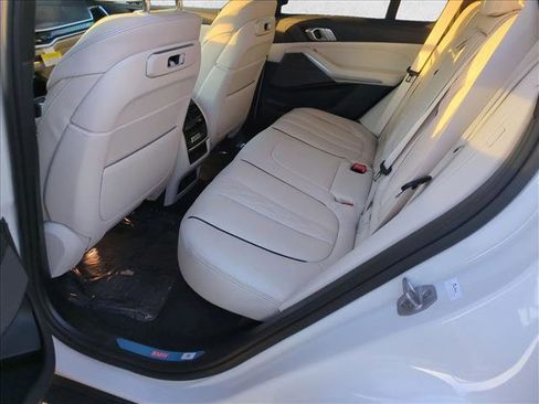 New 2026 BMW X5 xDrive40i w/ Premium Package AWD/4WD image 16