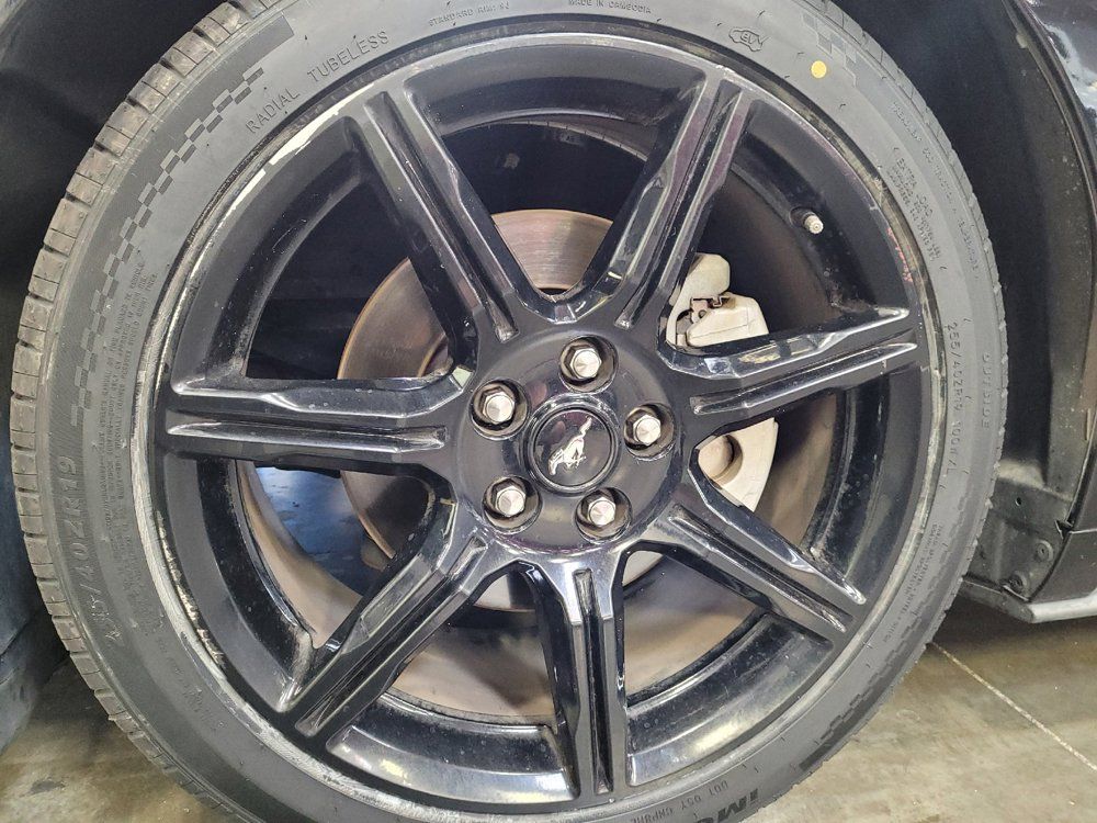 Used 2019 Ford Mustang Coupe w/ Black Accent Package RWD image 31