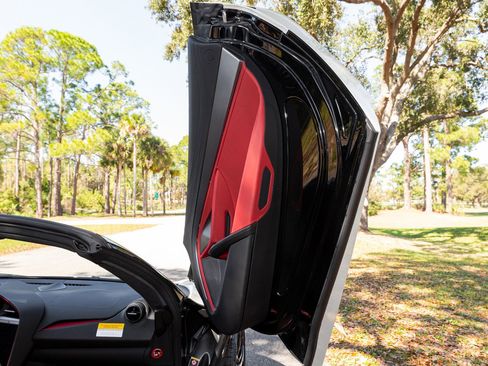 Used 2024 McLaren 750S Spider image 43