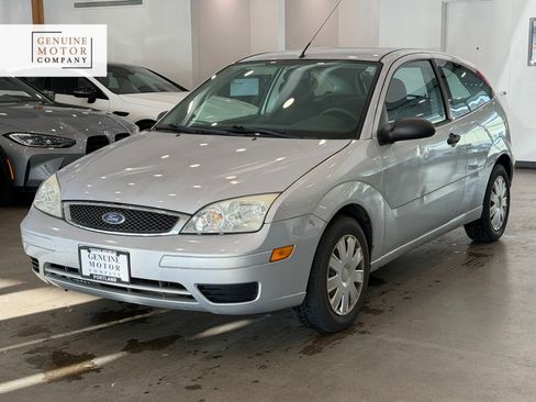 Used 2005 Ford Focus ZX3 Hatchback image 1