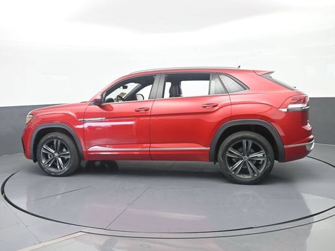 Used 2021 Volkswagen Atlas Cross Sport SE w/ Panoramic Sunroof Package FWD image 3