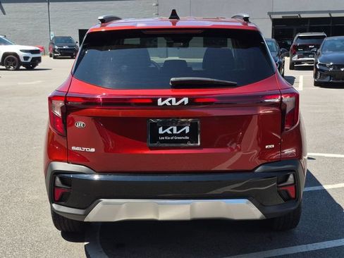 Used 2025 Kia Seltos S AWD/4WD image 4