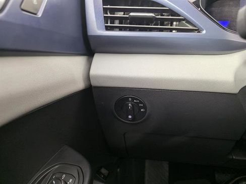 Used 2022 Volkswagen Taos SE image 35