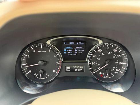 Used 2015 Nissan Pathfinder S AWD/4WD image 9
