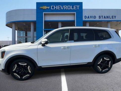 Used 2025 Kia Telluride S AWD/4WD image 5