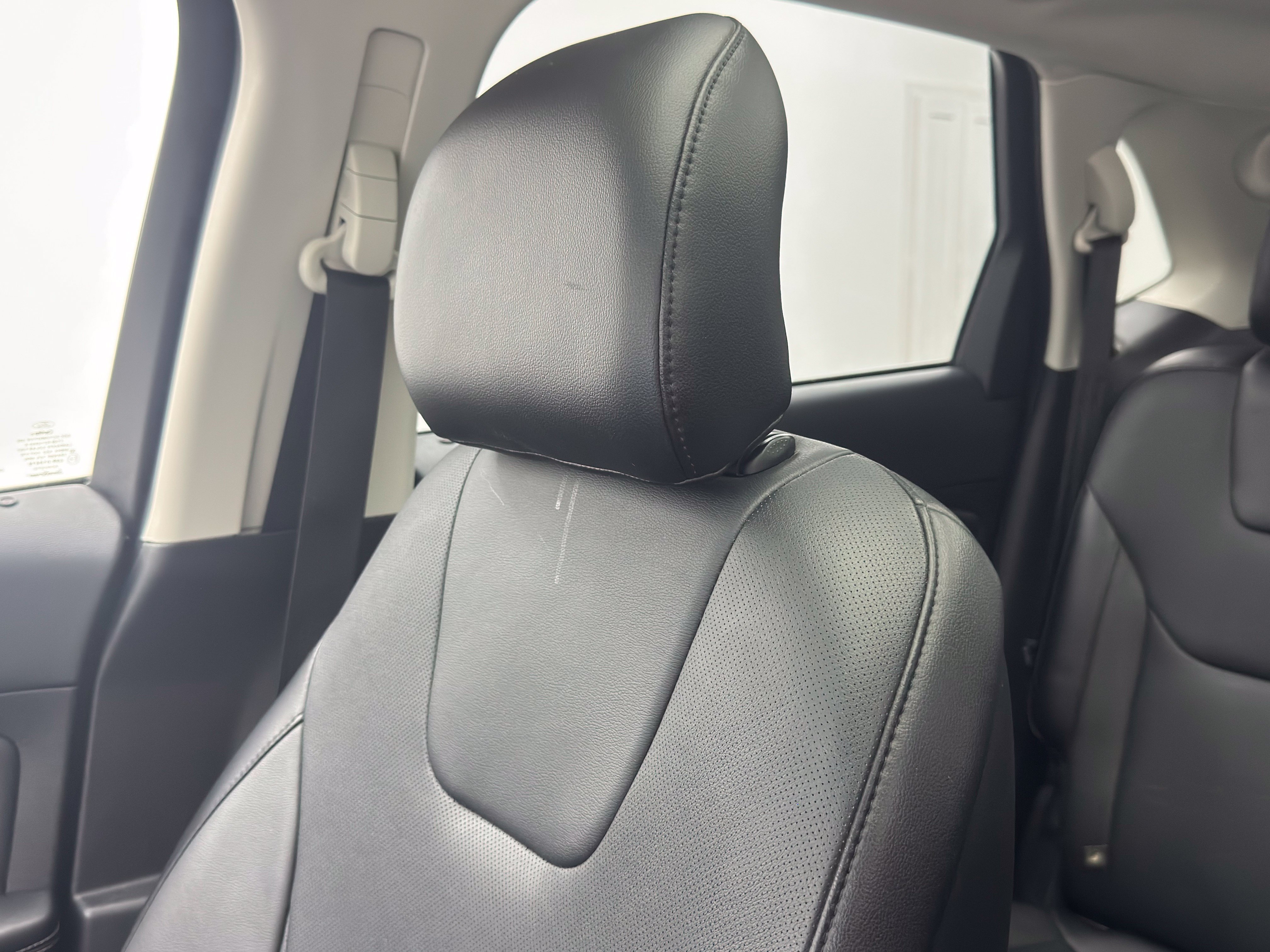 Used 2016 Ford Edge Titanium w/ Equipment Group 301A AWD/4WD image 43