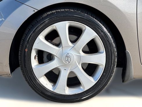 Used 2013 Hyundai Elantra Limited w/ Technology Pkg image 10