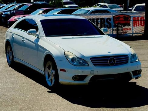 Used 2007 Mercedes-Benz CLS 550 image 3