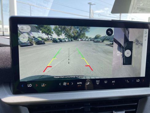 Used 2025 Ford Explorer ST-Line w/ Premium Package image 25