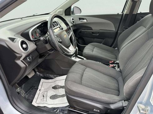 Used 2018 Chevrolet Sonic LT w/ Convenience Package image 9