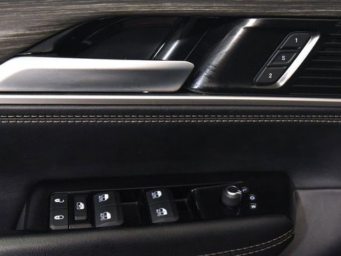 Used 2024 Jeep Wagoneer L Series II w/ Flexible Seating Group AWD/4WD image 26