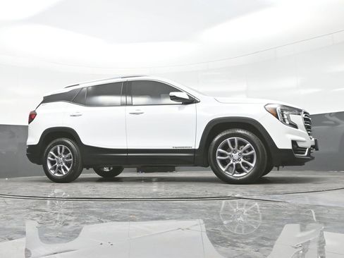 Used 2023 GMC Terrain SLT w/ Tech Package AWD/4WD image 30