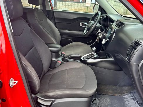 Used 2019 Kia Soul w/ Convenience Package FWD image 14