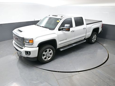 Used 2019 GMC Sierra 2500 Denali w/ Duramax Plus Package image 15