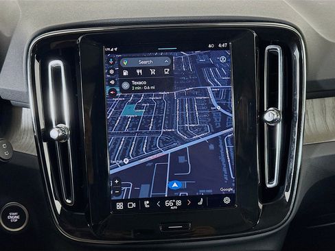 Used 2025 Volvo XC40 B5 Core image 22