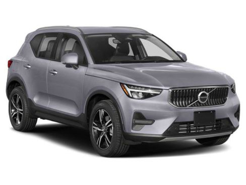 Used 2023 Volvo XC40 B5 Plus AWD/4WD image 6