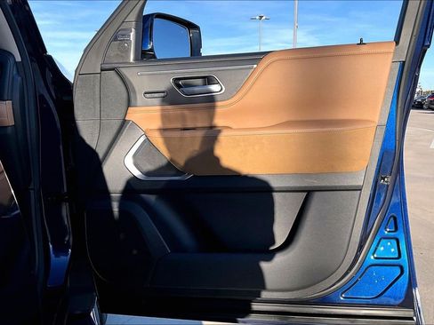 Certified 2025 INFINITI QX80 Sensory image 24