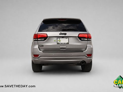 Used 2020 Jeep Grand Cherokee Altitude RWD image 7