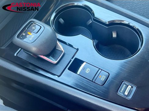 Used 2025 Nissan Rogue SV image 21