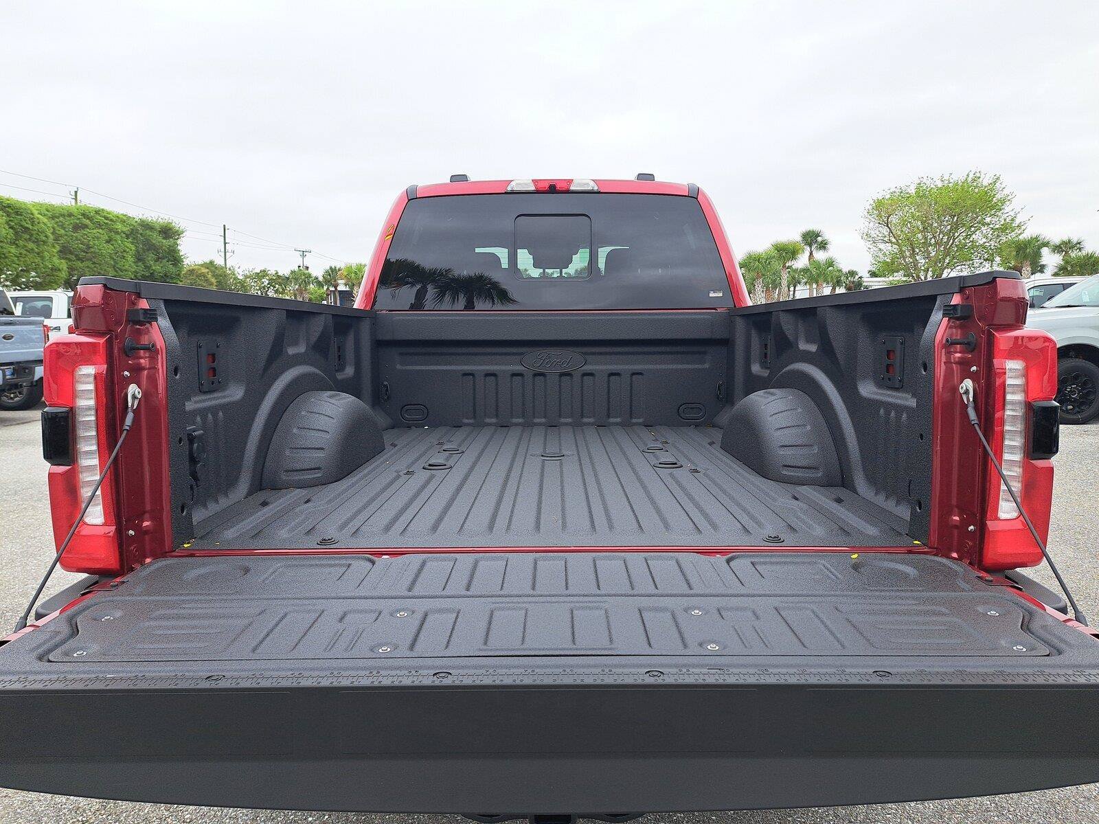 New 2026 Ford F250 Lariat w/ Black Appearance Package AWD/4WD image 4