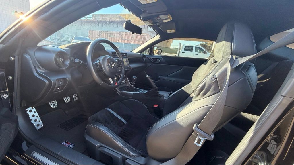 Used 2022 Toyota GR86 Premium w/ ALL Weather Mat Package (TMS) RWD image 5