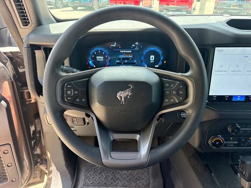 Used 2025 Ford Bronco 4-Door AWD/4WD image 18